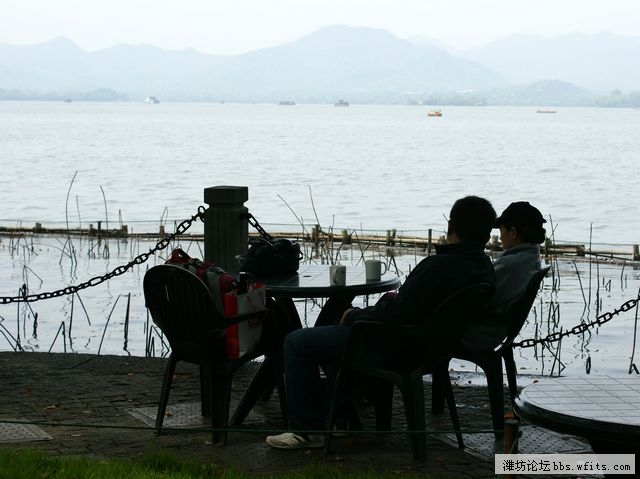 坐下来歇会