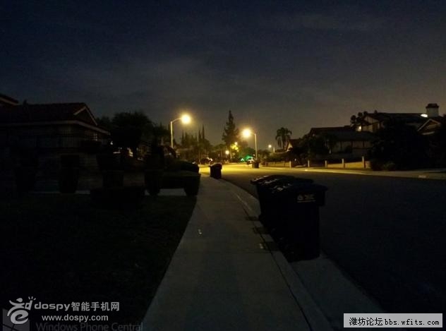 △图：由诺基亚Lumia 920拍摄，拍摄参数：F2.0、ISO 800、快门速度1秒.jpg